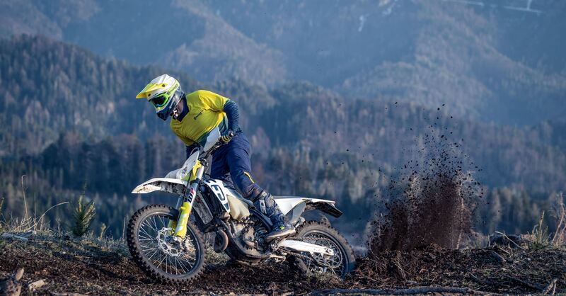 Husqvarna Enduro FE e TE 2020: novit&agrave; tecniche, e arriva la 150 a iniezione