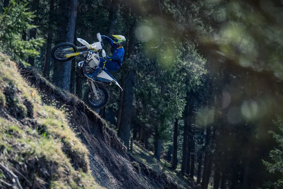 Husqvarna Enduro FE e TE 2020: novità tecniche e arriva la 150 a iniezione (5)