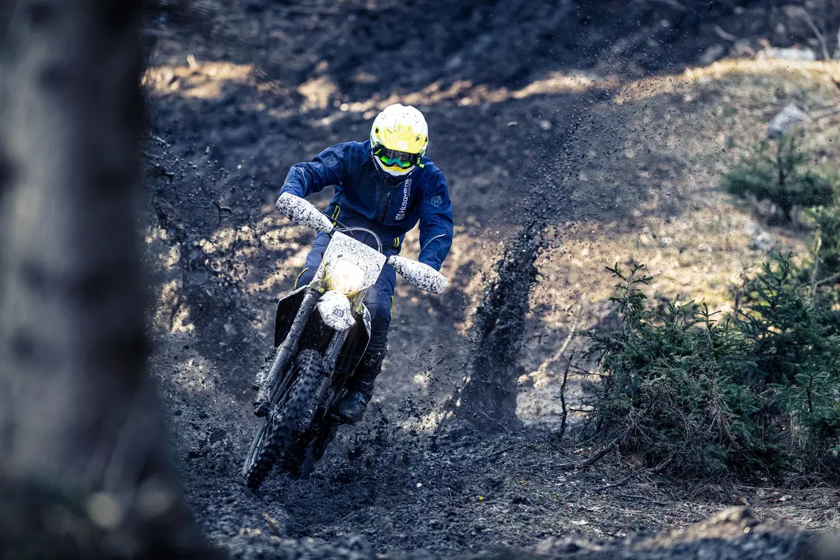 Husqvarna Enduro FE e TE 2020: novità tecniche e arriva la 150 a iniezione (4)