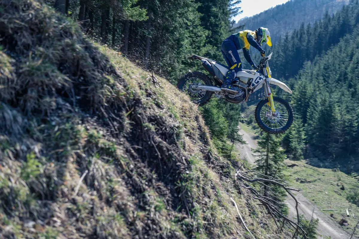 Husqvarna Enduro FE e TE 2020: novità tecniche e arriva la 150 a iniezione (11)