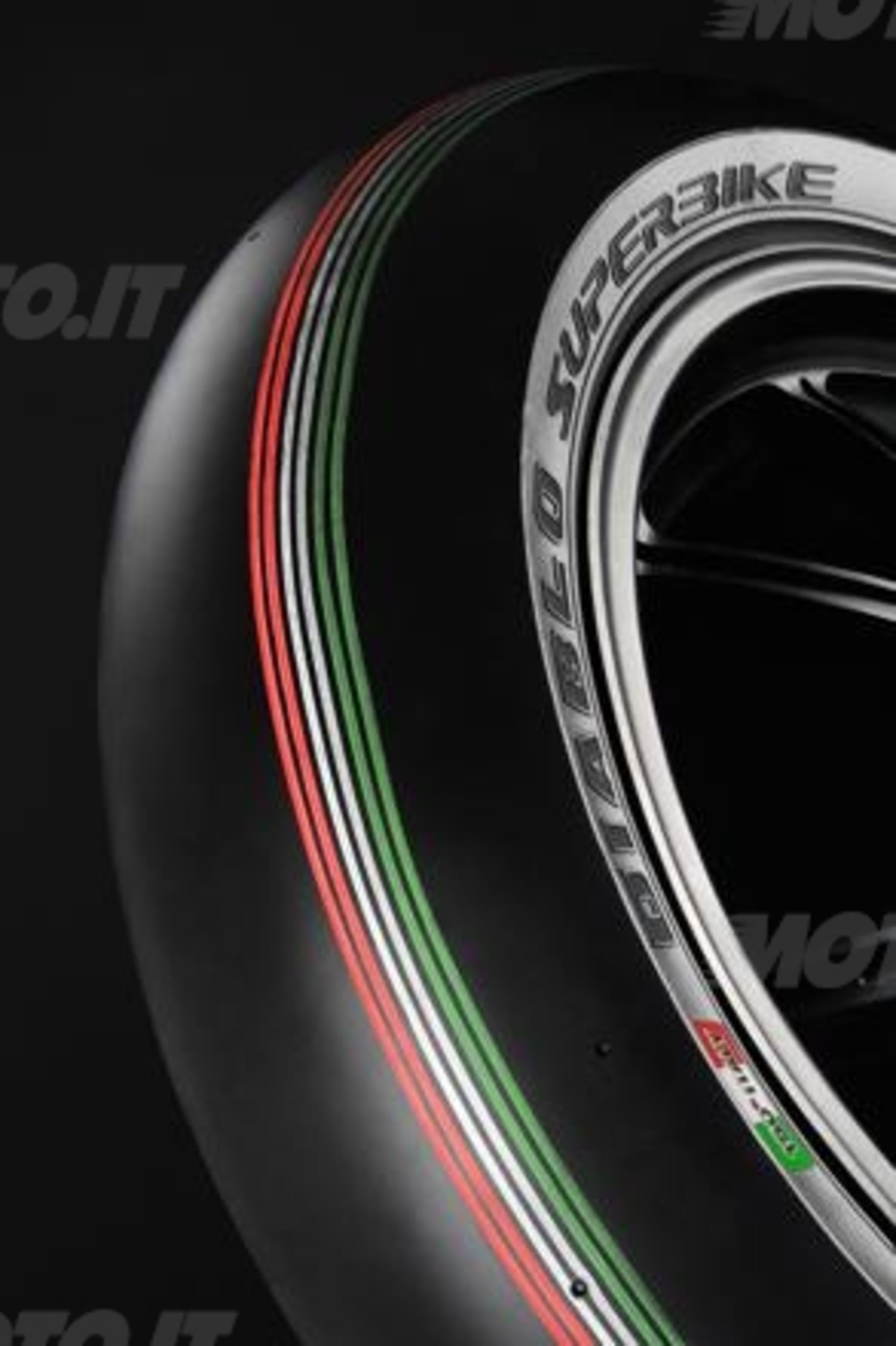 Le Pirelli Diablo Superbike tricolore in pista a Monza