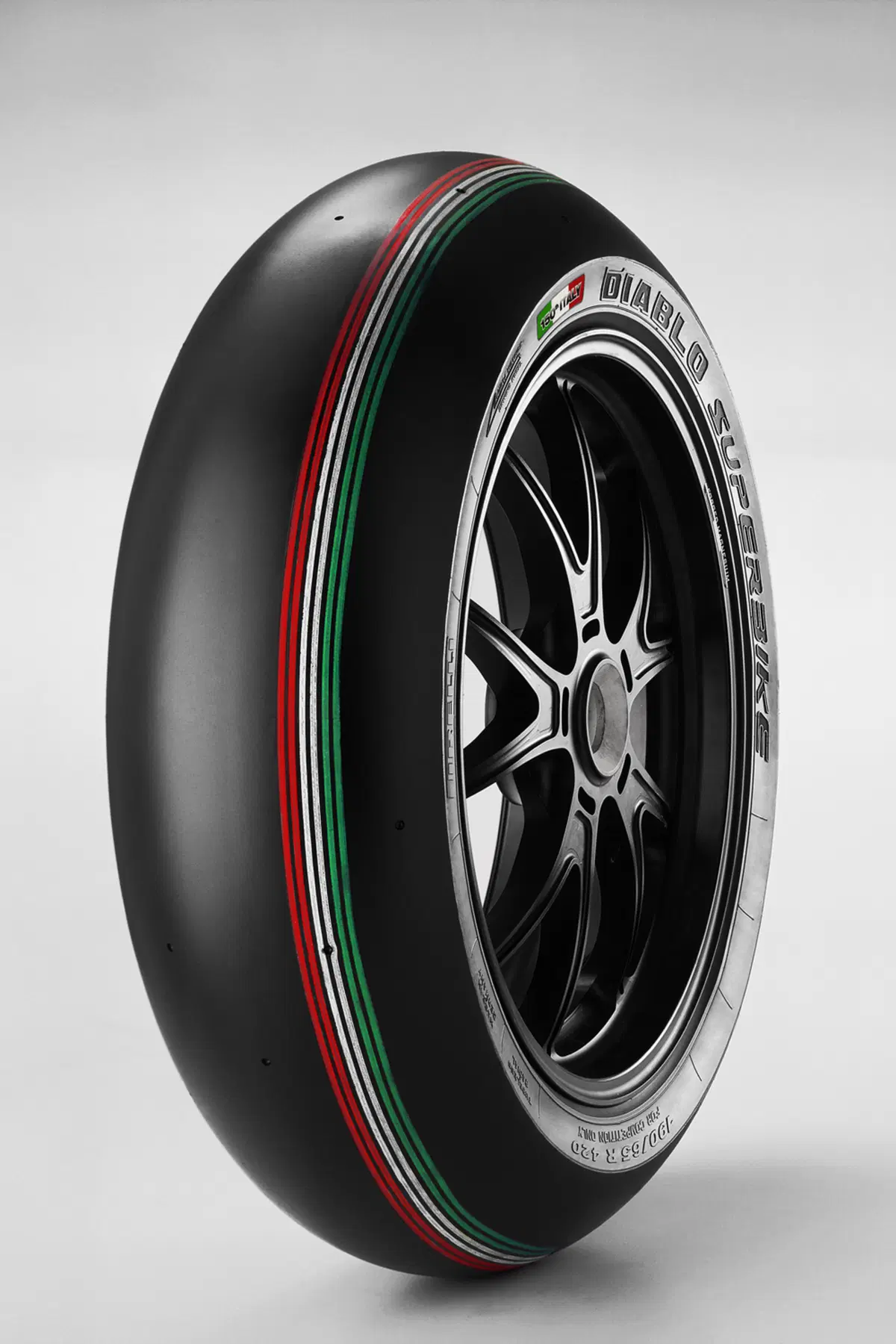 Le Pirelli Diablo Superbike tricolore in pista a Monza