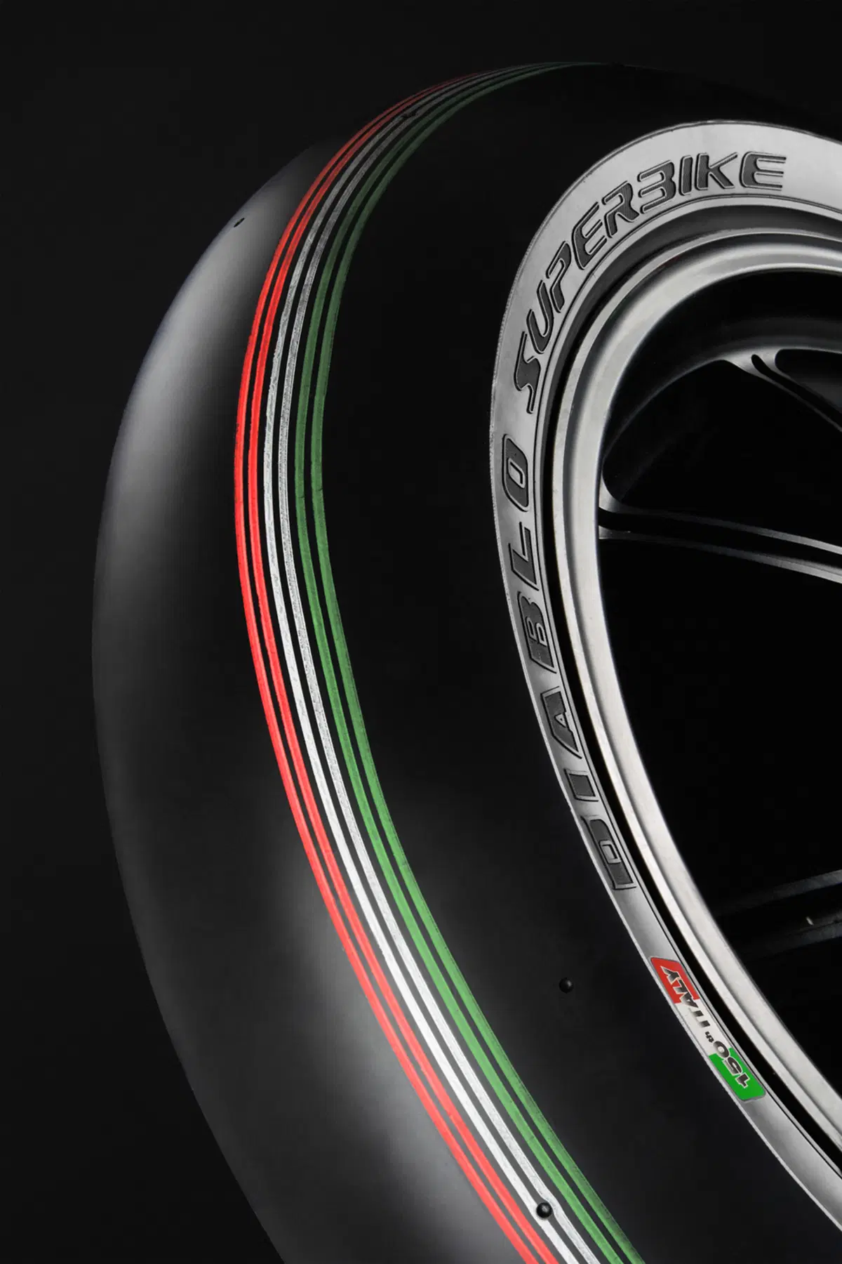 Le Pirelli Diablo Superbike tricolore in pista a Monza (2)