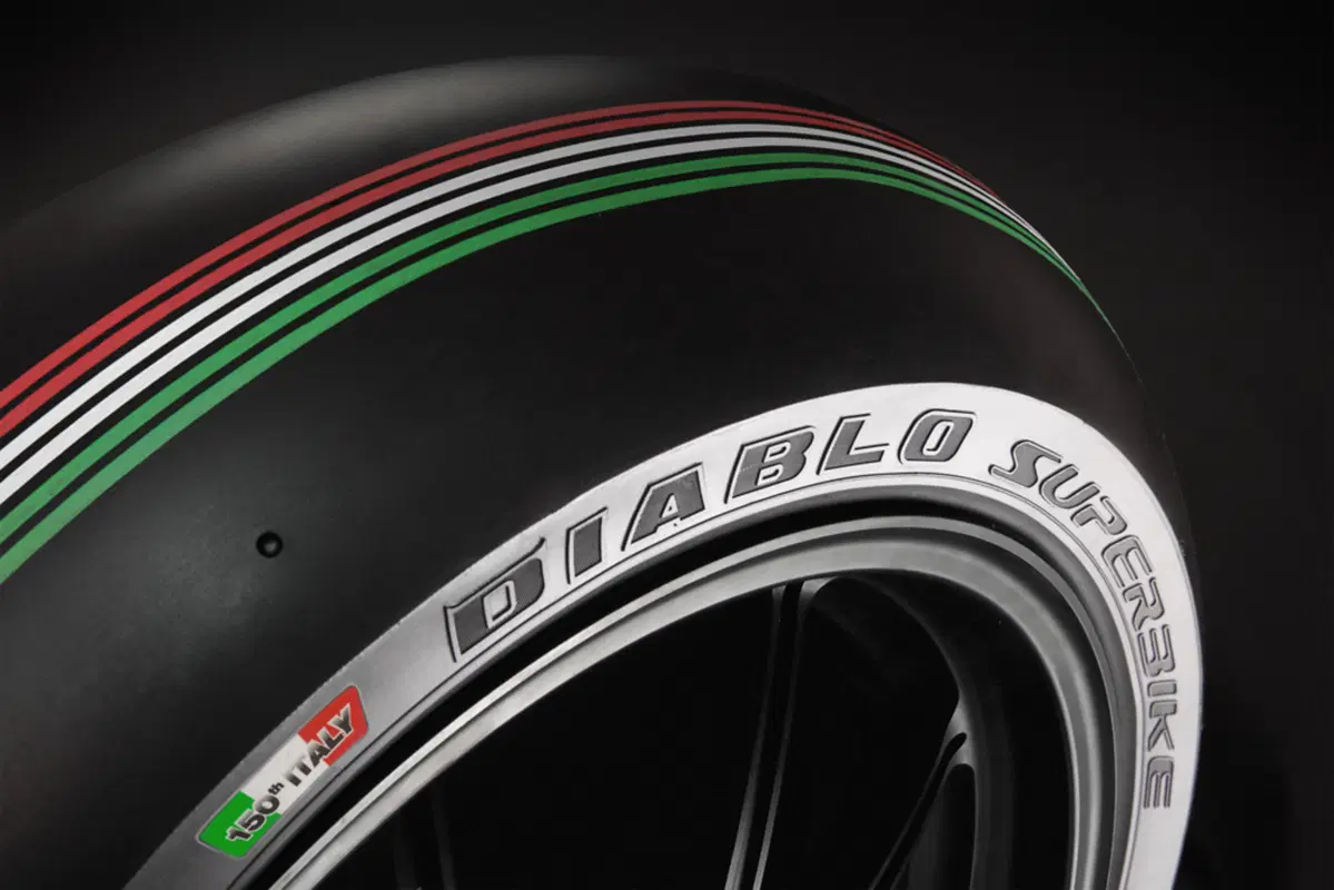 Le Pirelli Diablo Superbike tricolore in pista a Monza (5)