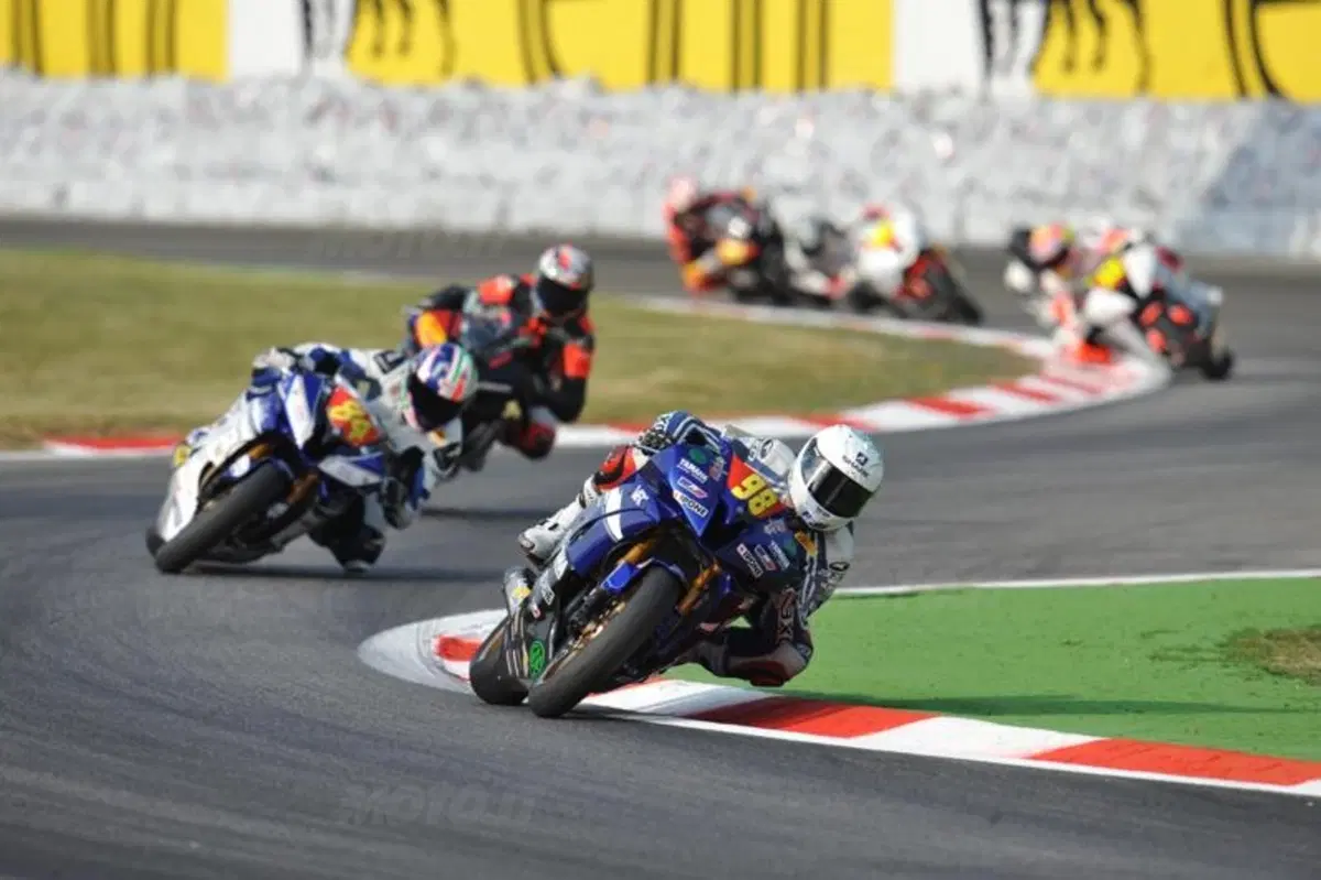 Tripletta Yamaha a Monza (8)