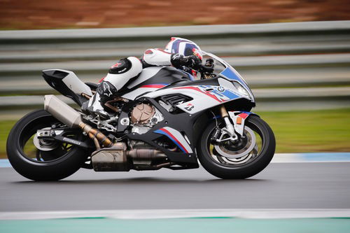 BMW S1000RR: tutto quello che c'è da sapere (3)