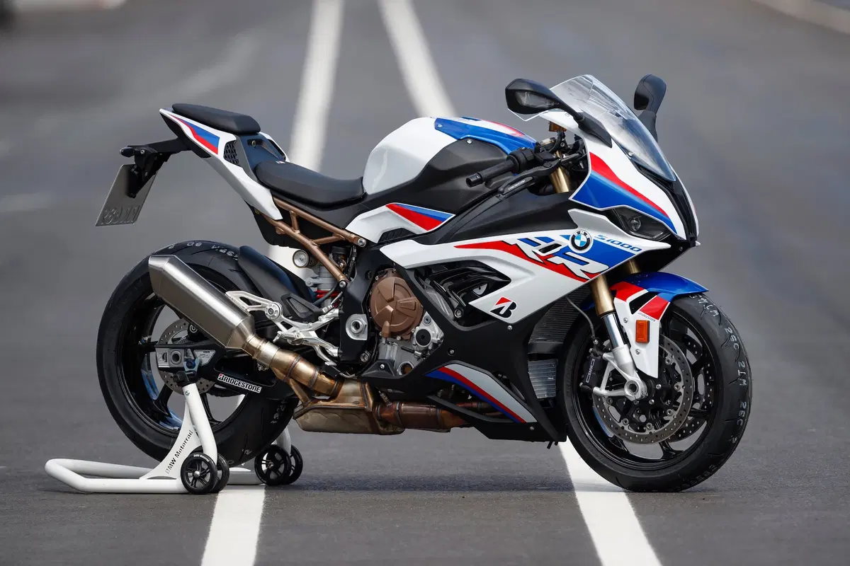 BMW S1000RR: tutto quello che c'è da sapere (8)