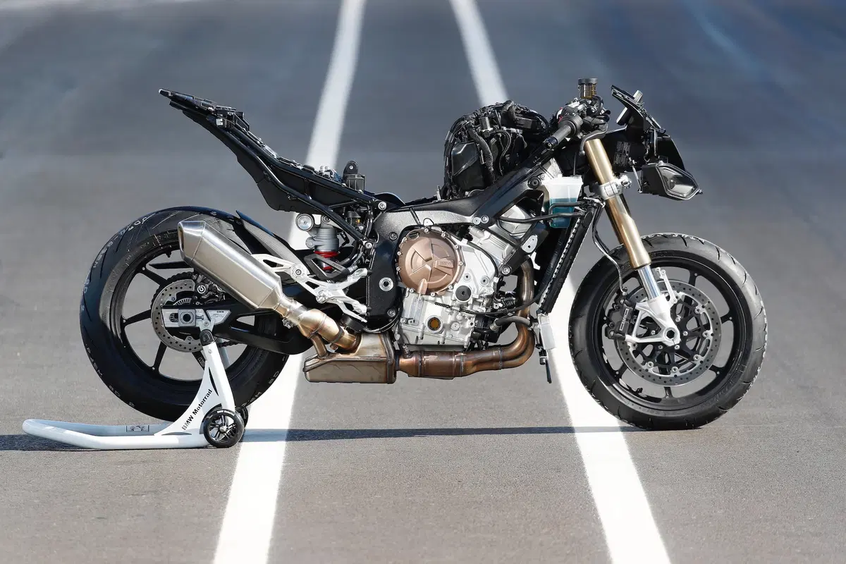 BMW S1000RR: tutto quello che c'è da sapere (32)