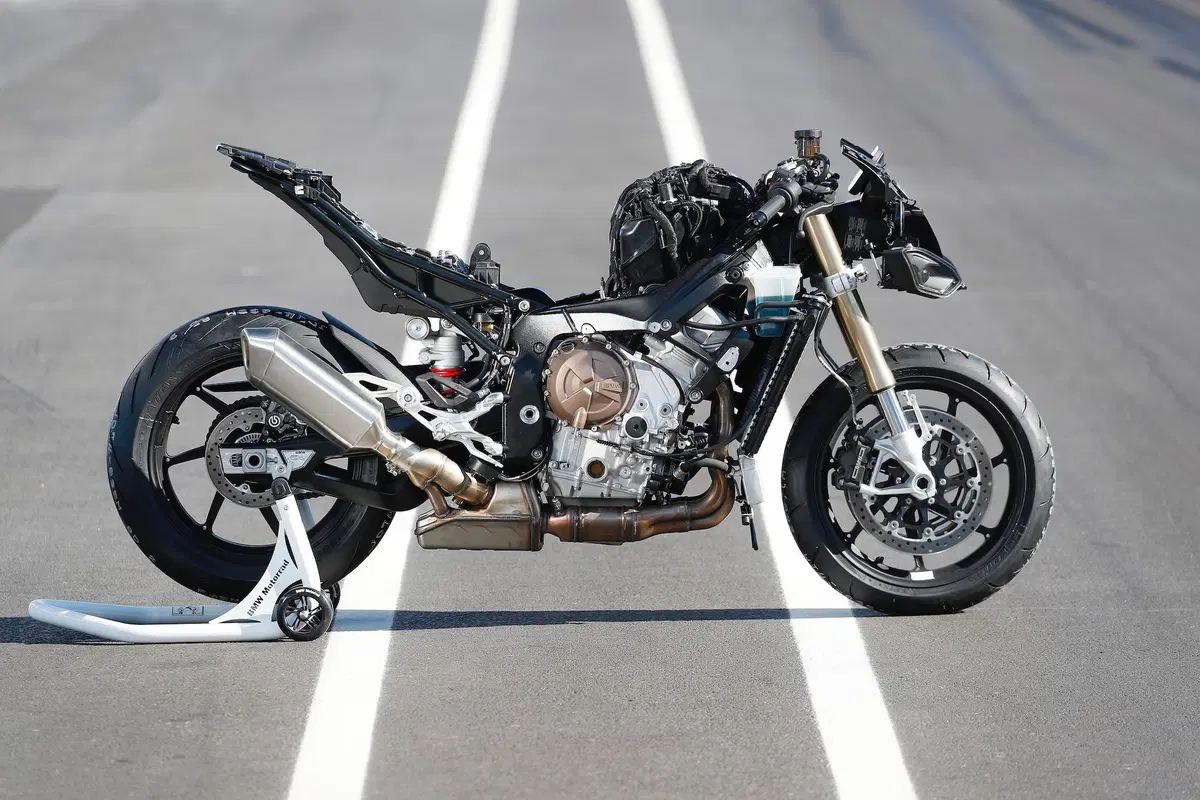 BMW S1000RR: tutto quello che c'è da sapere (40)