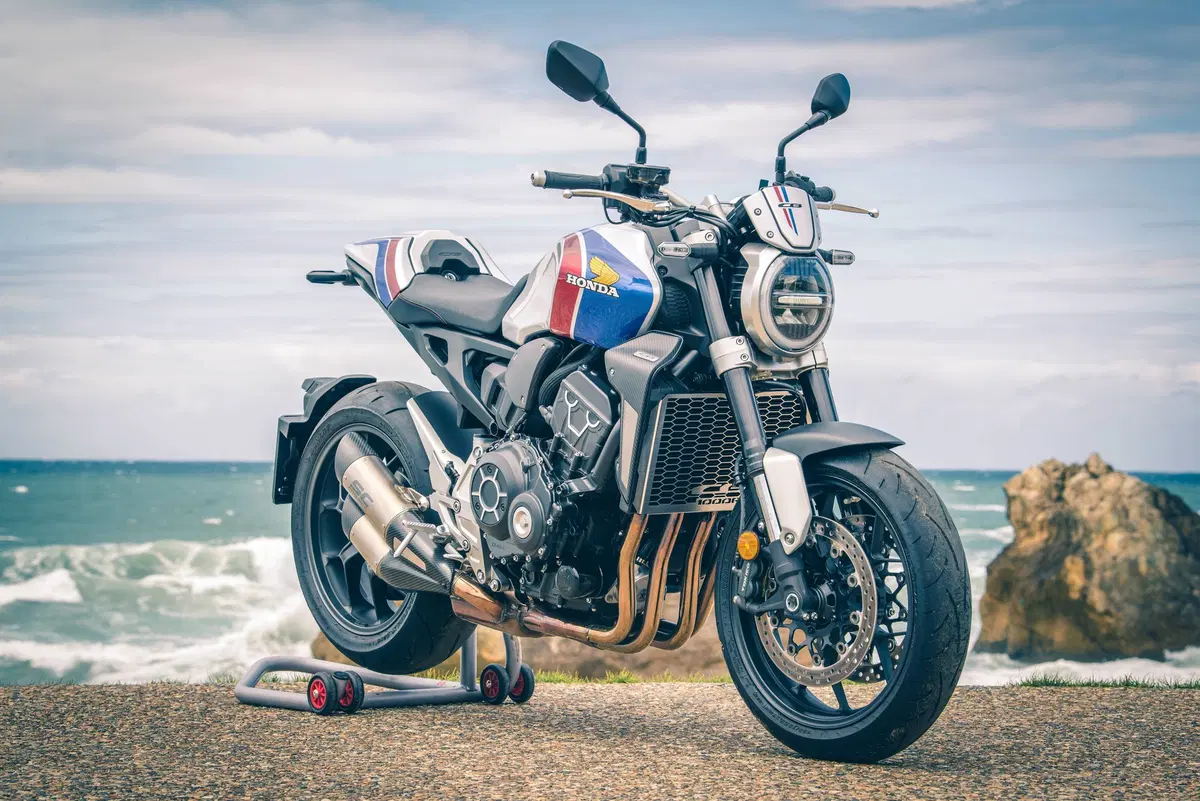 Honda CB Four: Dodici CB1000R special per i 50 anni del 4 in linea (5)