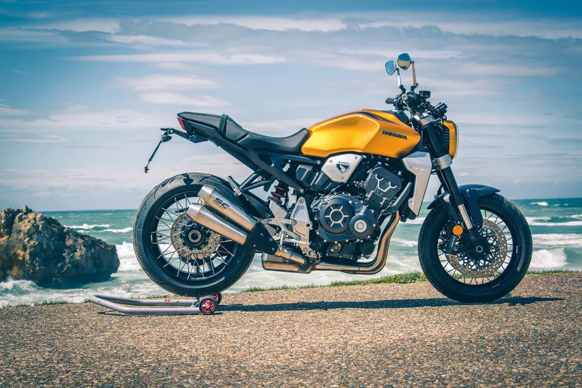 Honda CB Four: Dodici CB1000R special per i 50 anni del 4 in linea (20)