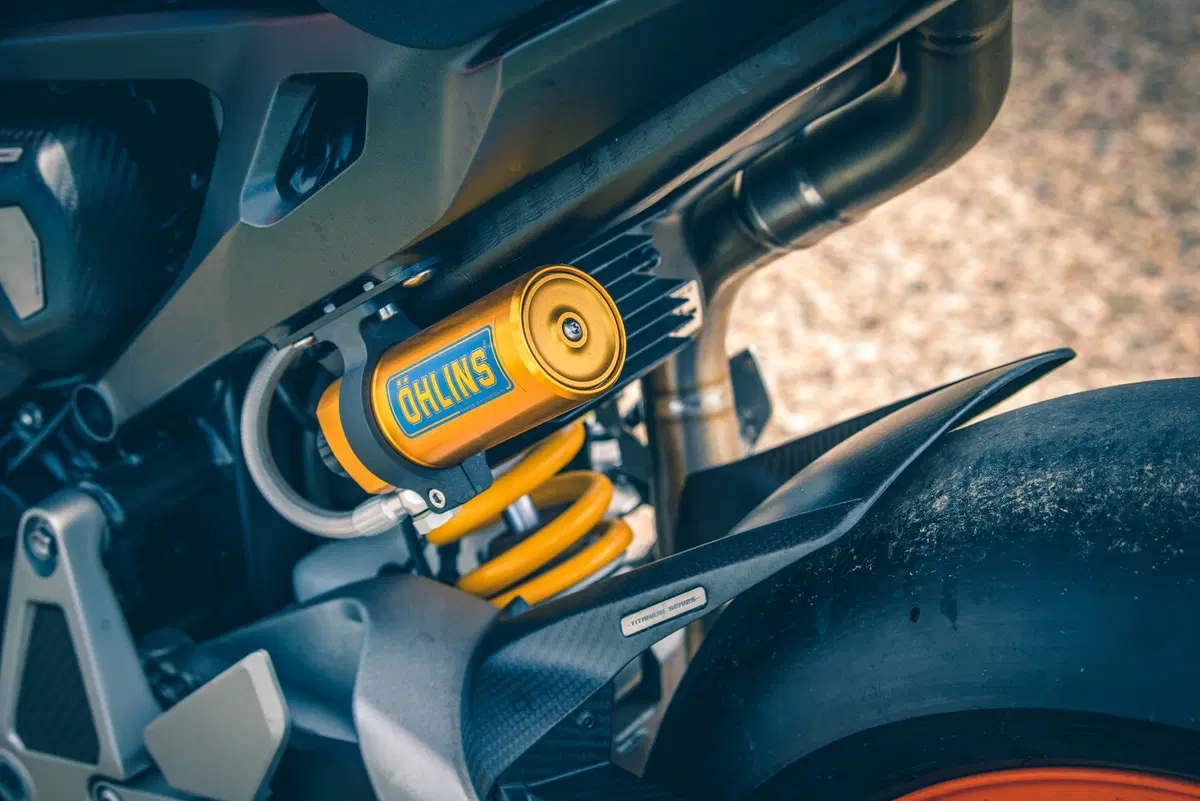 Honda CB Four: Dodici CB1000R special per i 50 anni del 4 in linea (22)