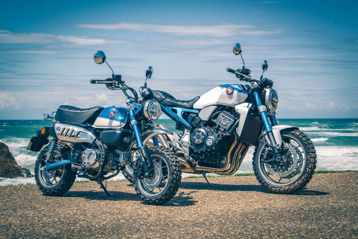 Honda CB Four: Dodici CB1000R special per i 50 anni del 4 in linea (15)