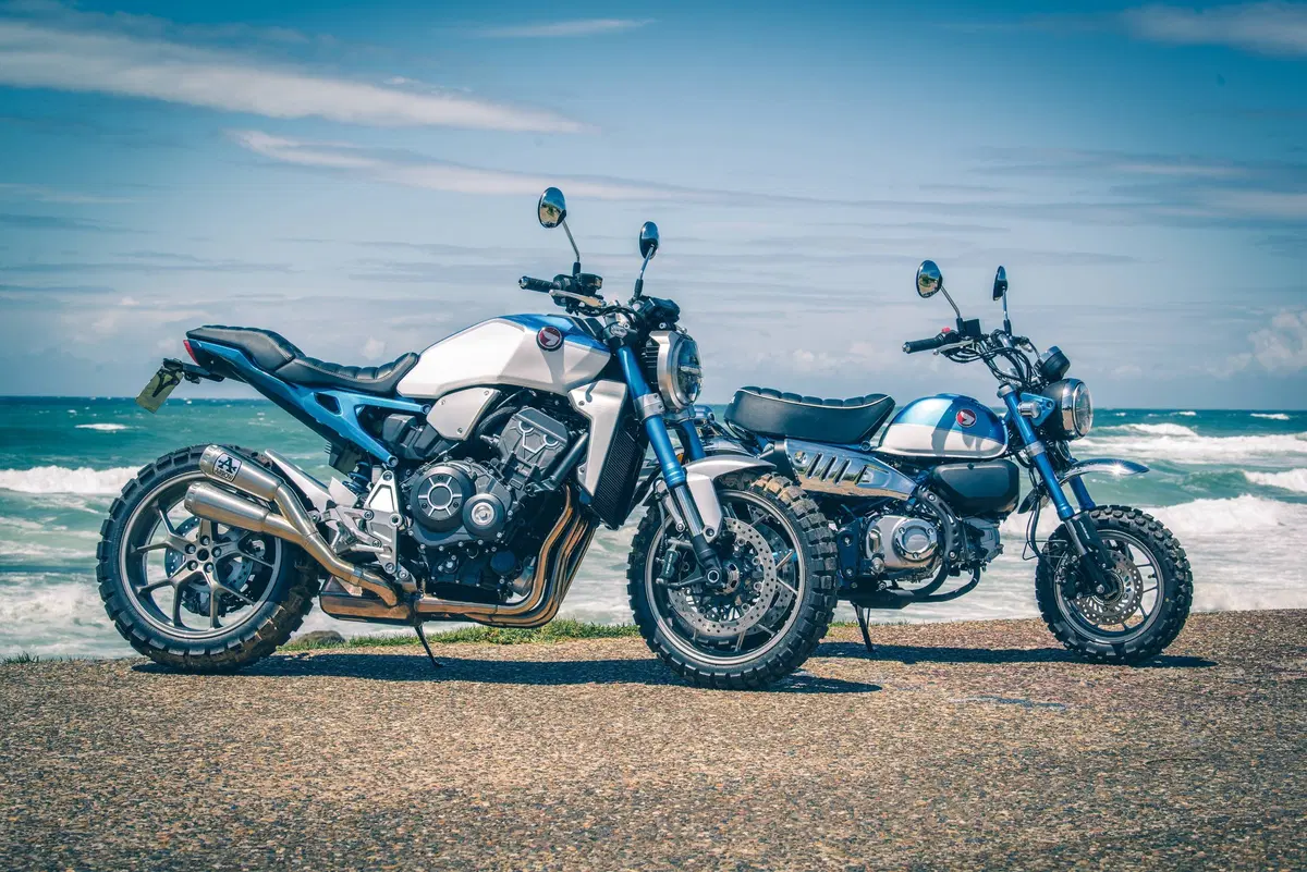 Honda CB Four: Dodici CB1000R special per i 50 anni del 4 in linea (17)