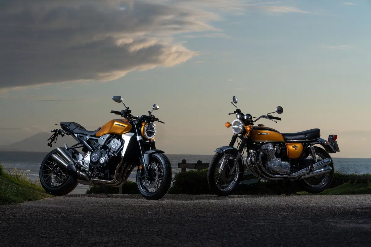 Honda CB Four: Dodici CB1000R special per i 50 anni del 4 in linea (28)