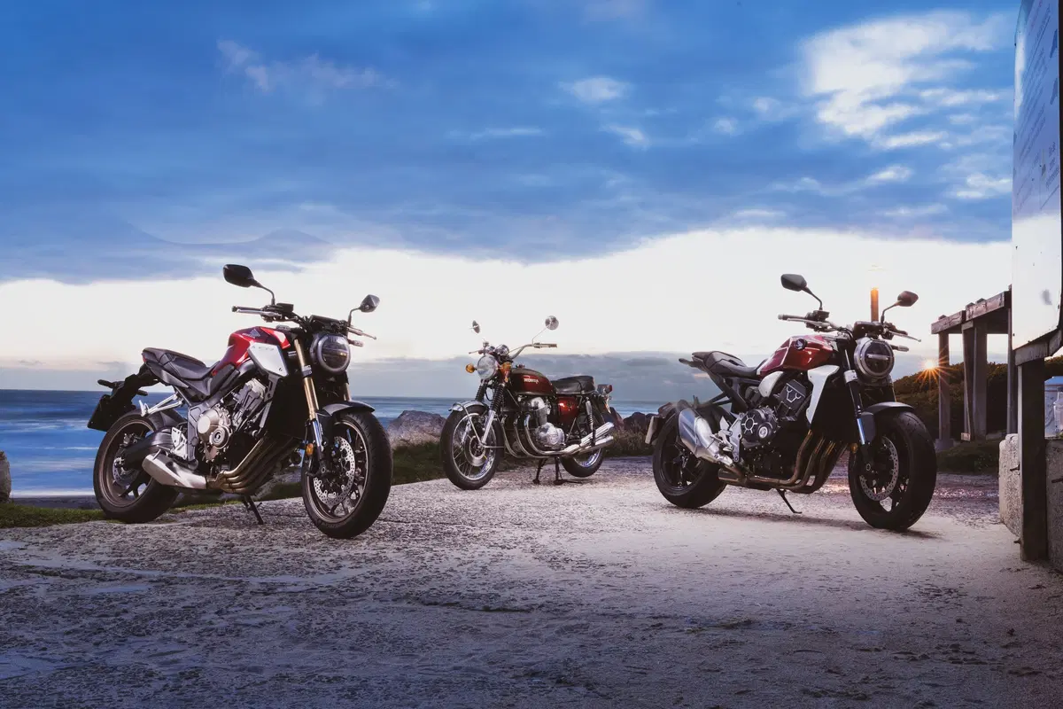 Honda CB Four: Dodici CB1000R special per i 50 anni del 4 in linea (29)