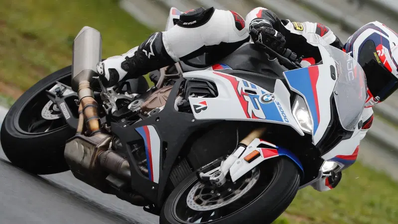 BMW S1000RR: tutto quello che c'&egrave; da sapere