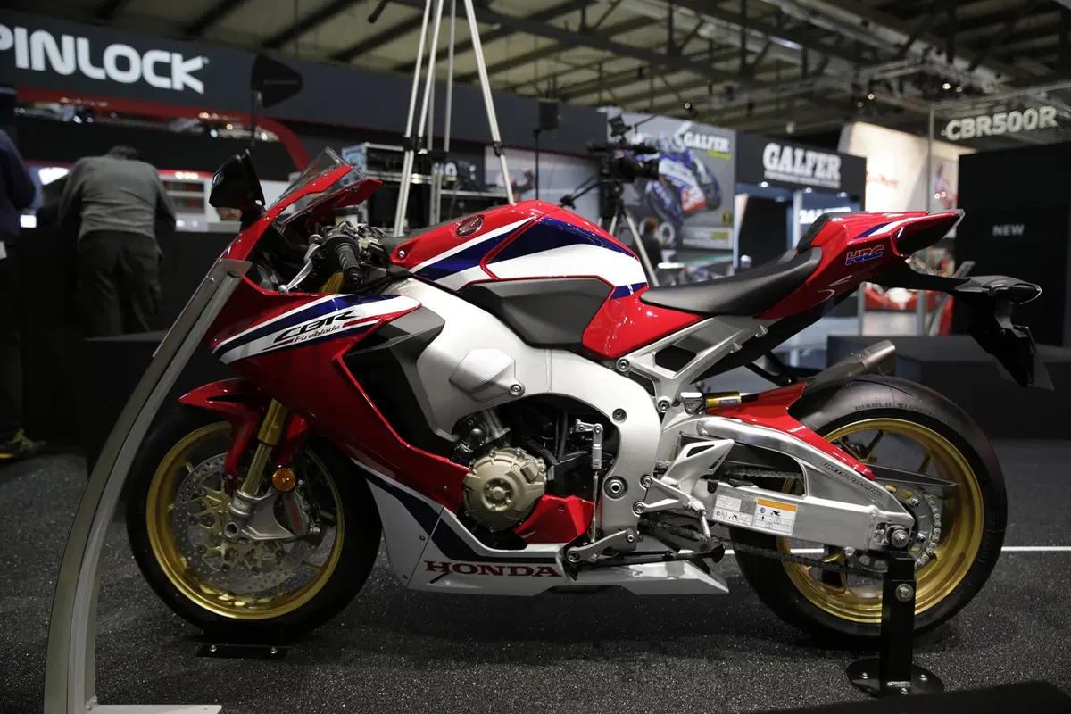 EICMA 2018: Honda CBR1000RR Fireblade e Fireblade SP 2019 (3)