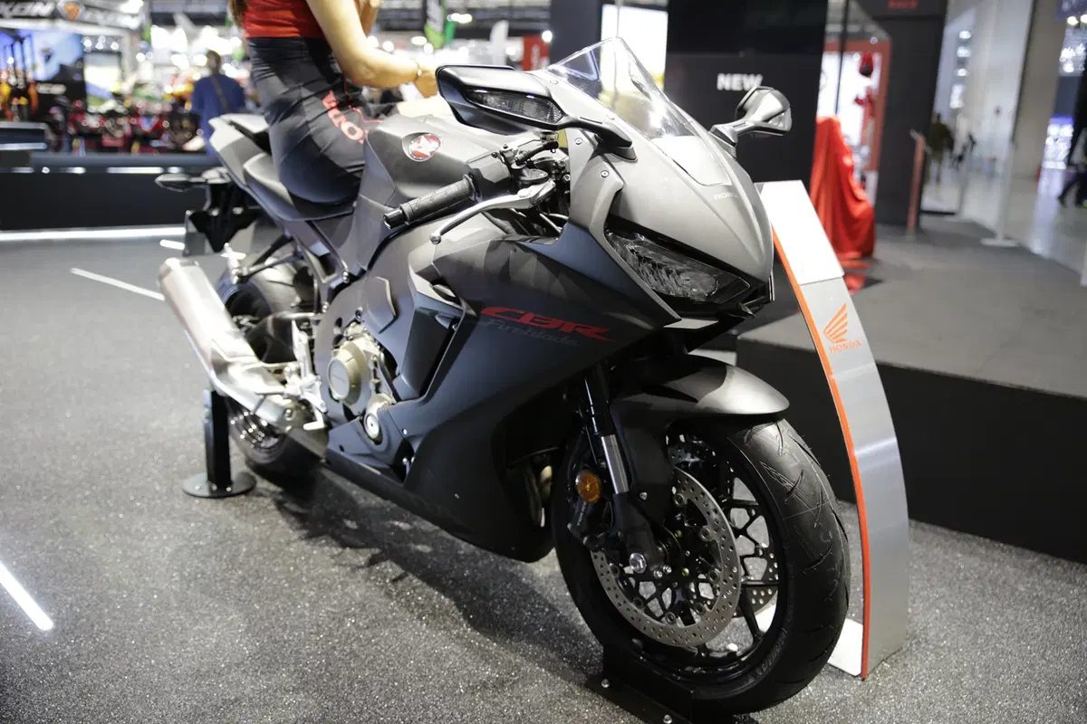 EICMA 2018: Honda CBR1000RR Fireblade e Fireblade SP 2019 (6)