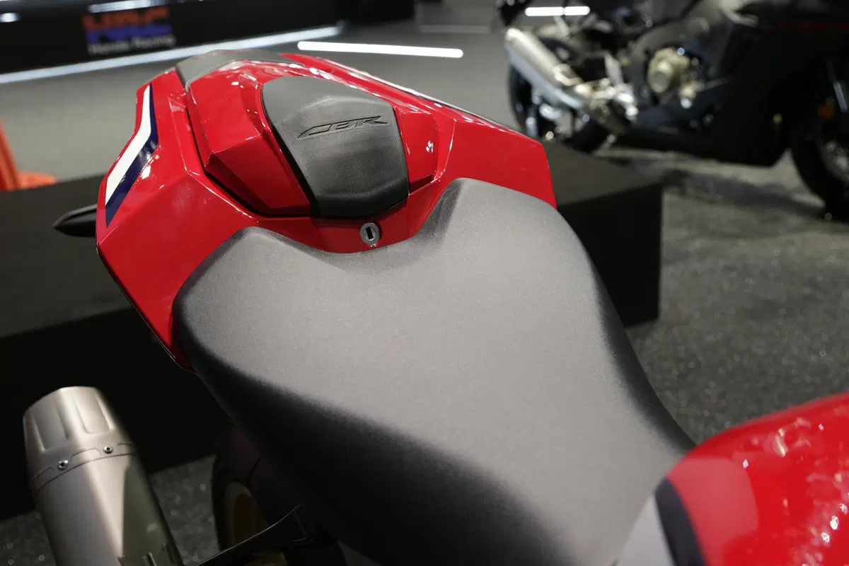 EICMA 2018: Honda CBR1000RR Fireblade e Fireblade SP 2019 (9)