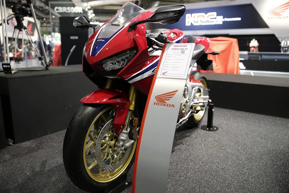 EICMA 2018: Honda CBR1000RR Fireblade e Fireblade SP 2019 (14)