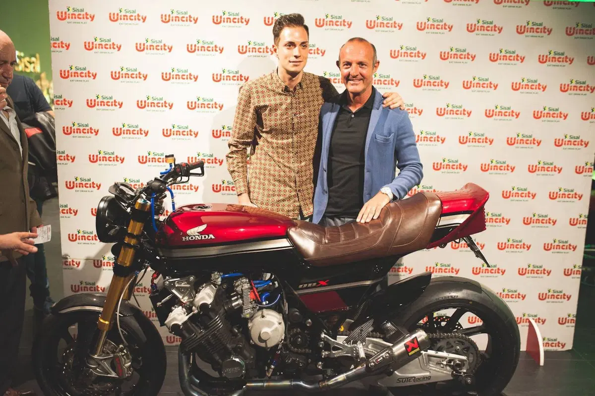 Eleganza su due ruote: vince la Ducati 450 Scrambler (17)