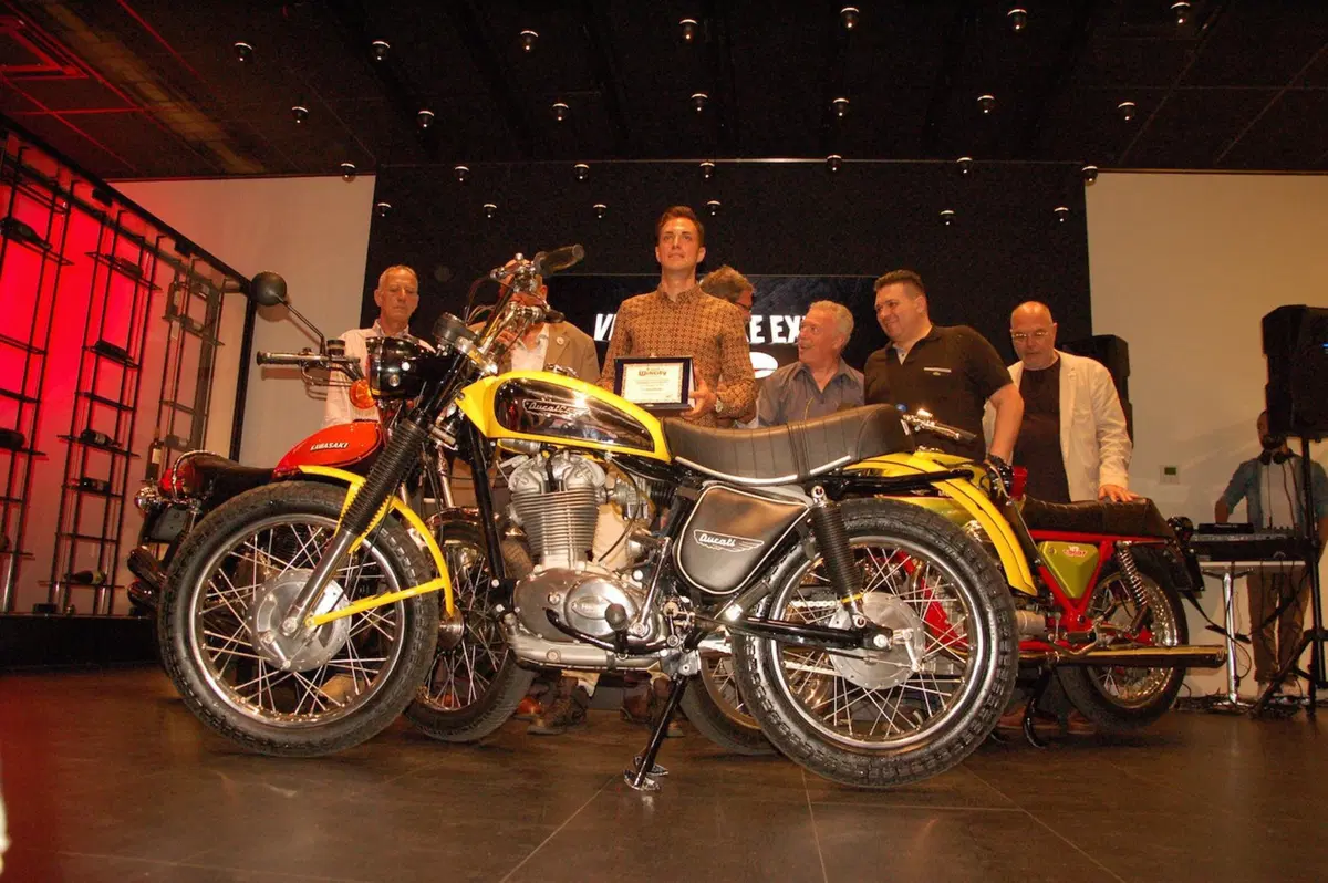 Eleganza su due ruote: vince la Ducati 450 Scrambler (20)