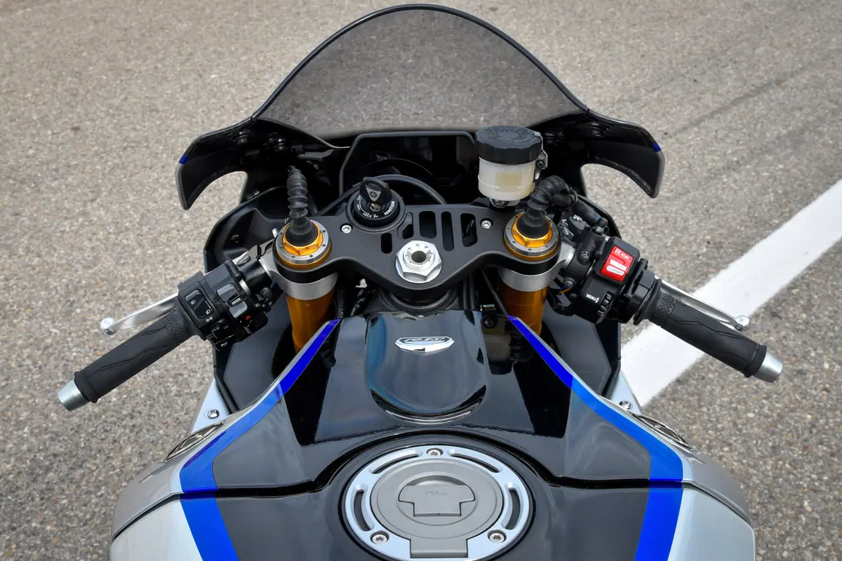 1000 Supersportive 2018: Aprilia RSV4RF vs Ducati Panigale V4S vs Yamaha YZF-R1M (19)