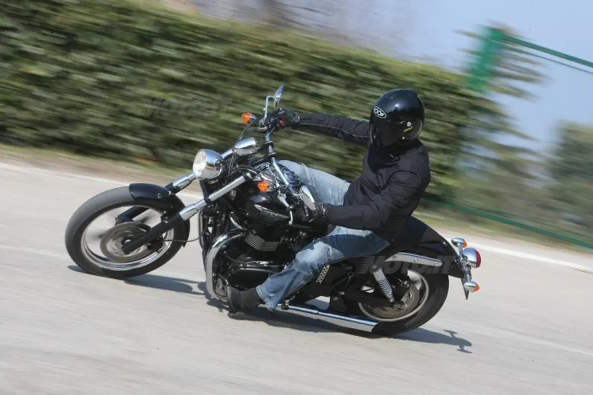 Triumph Speedmaster e America   (2)