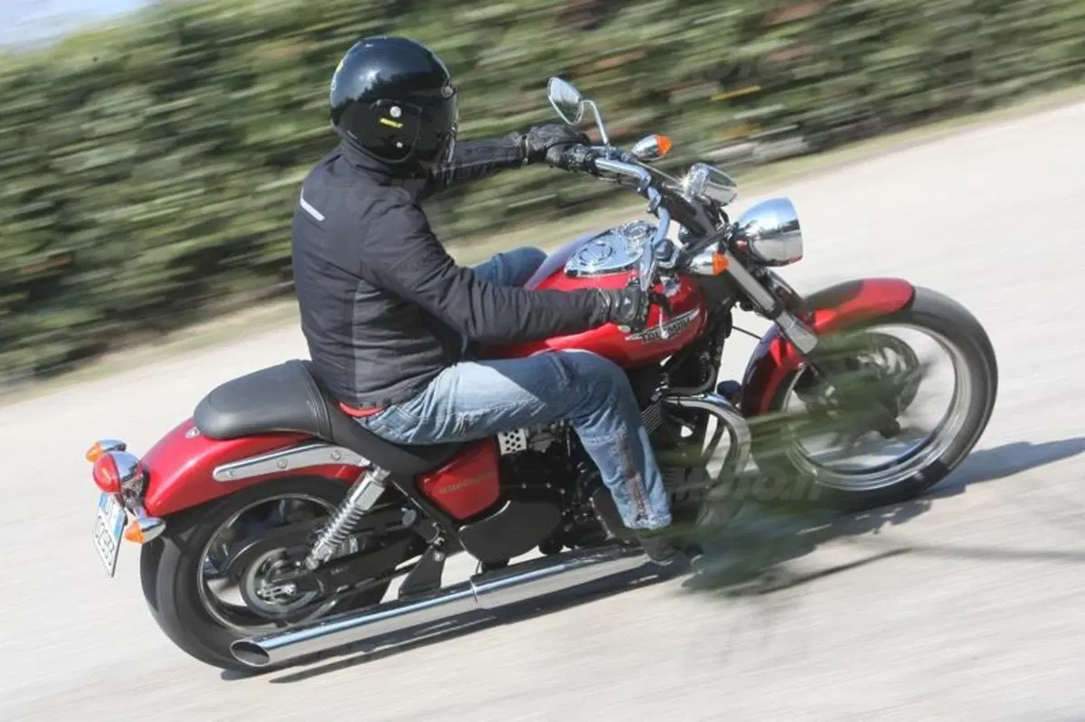 Triumph Speedmaster e America   (4)