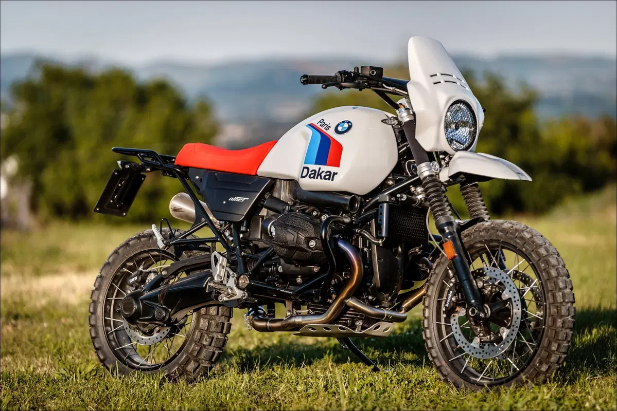 BMW nineT Paris Dakar KIT Unit Garage: TEST