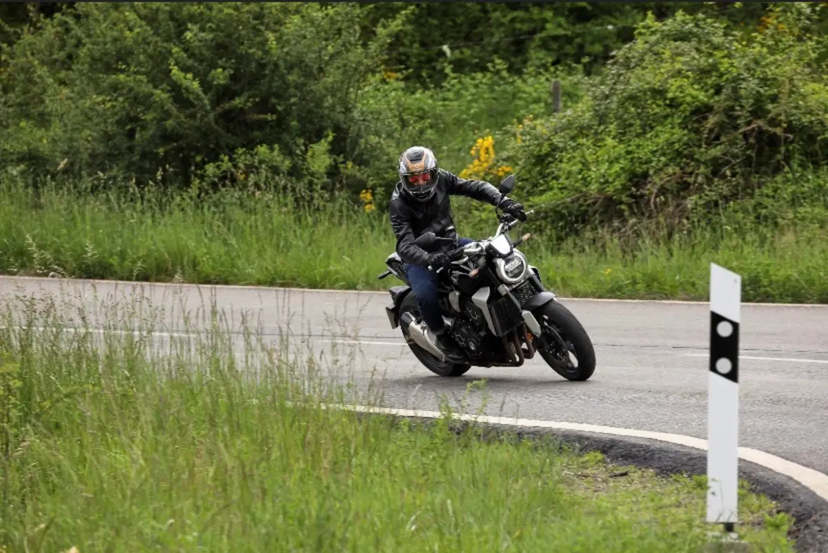 Da Barcellona a Biarritz con Honda per il Wheels&Waves (9)