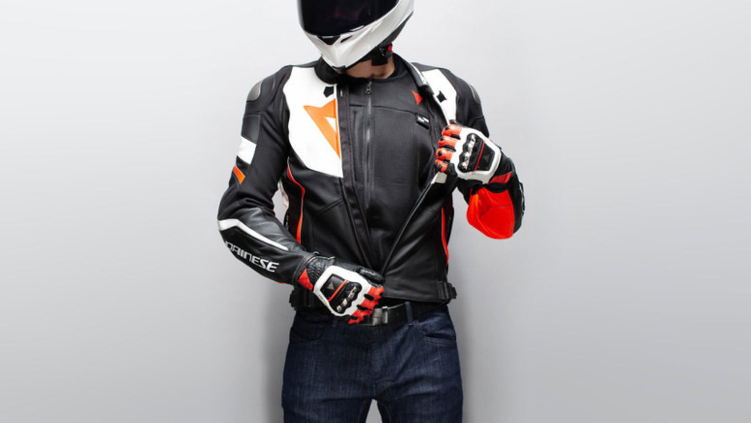 Dainese Smart Jacket, il gilet airbag D-air: com'è fatto, e come funziona?