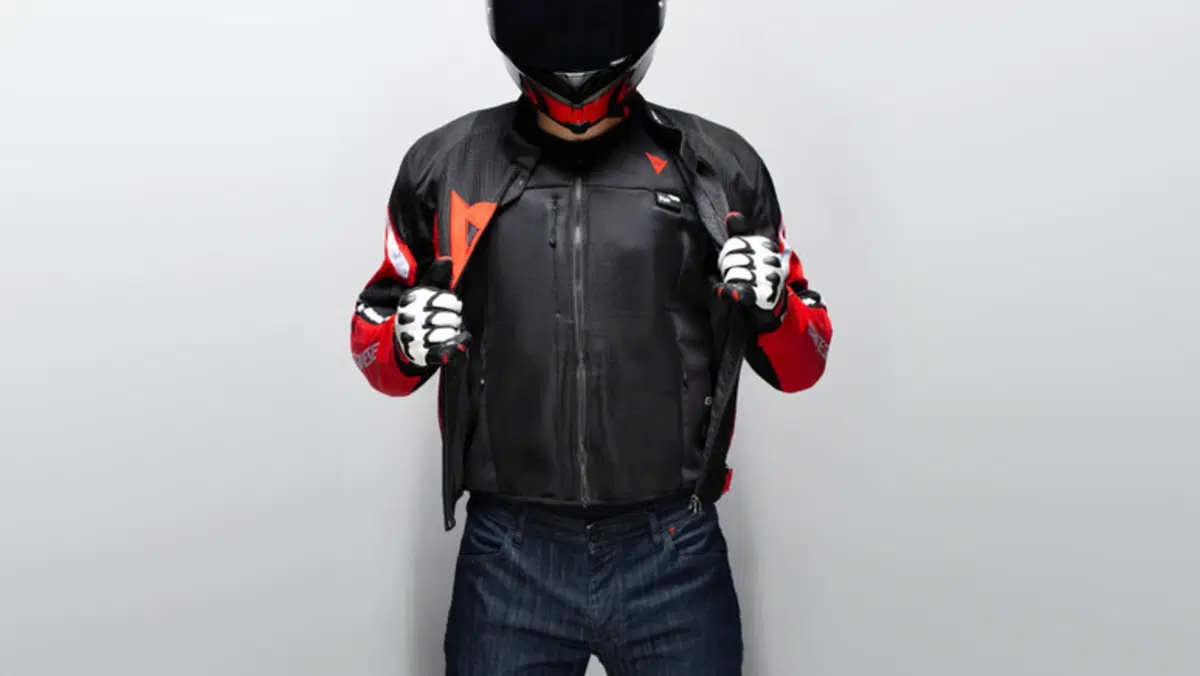 Dainese Smart Jacket, il gilet airbag D-air: com'è fatto, e come funziona? (4)