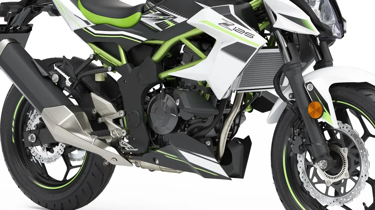 Kawasaki Z125 Bandertest, la prova interattiva (8)