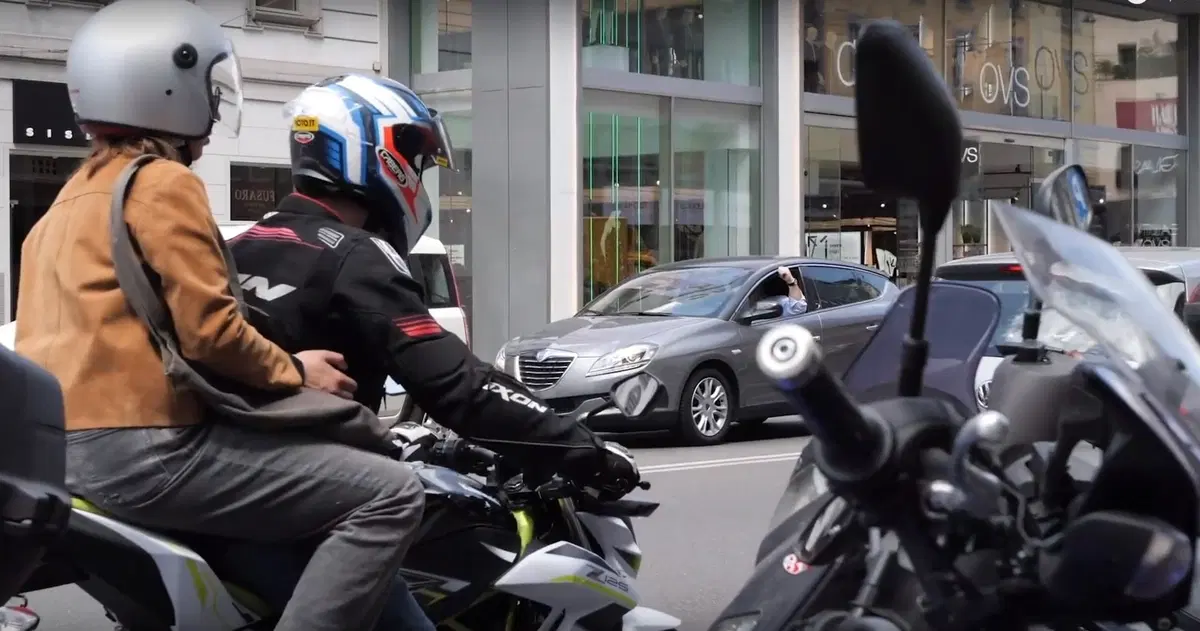 Kawasaki Z125 Bandertest, la prova interattiva (2)