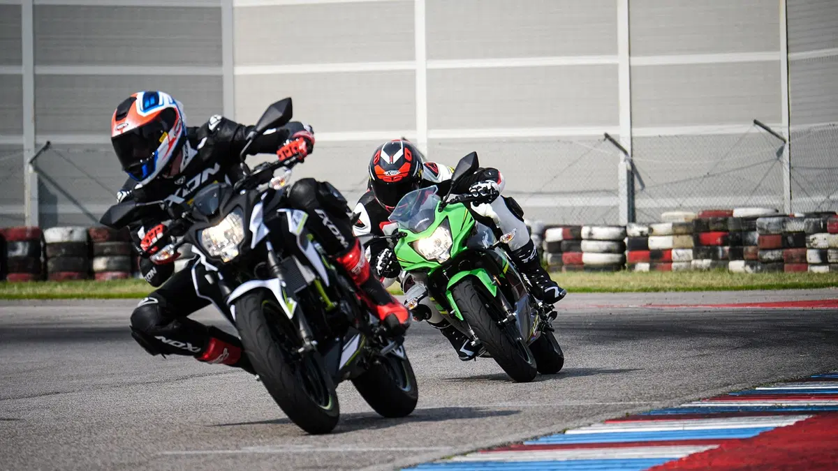 Kawasaki Z125 Bandertest, la prova interattiva (20)
