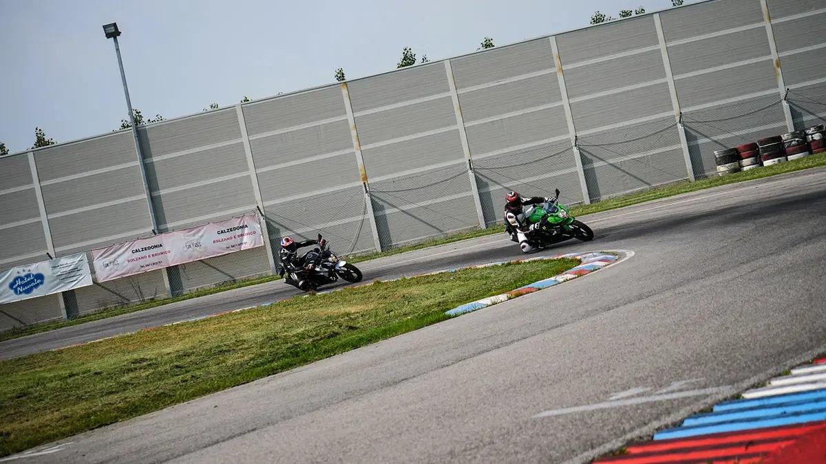 Kawasaki Z125 Bandertest, la prova interattiva (24)