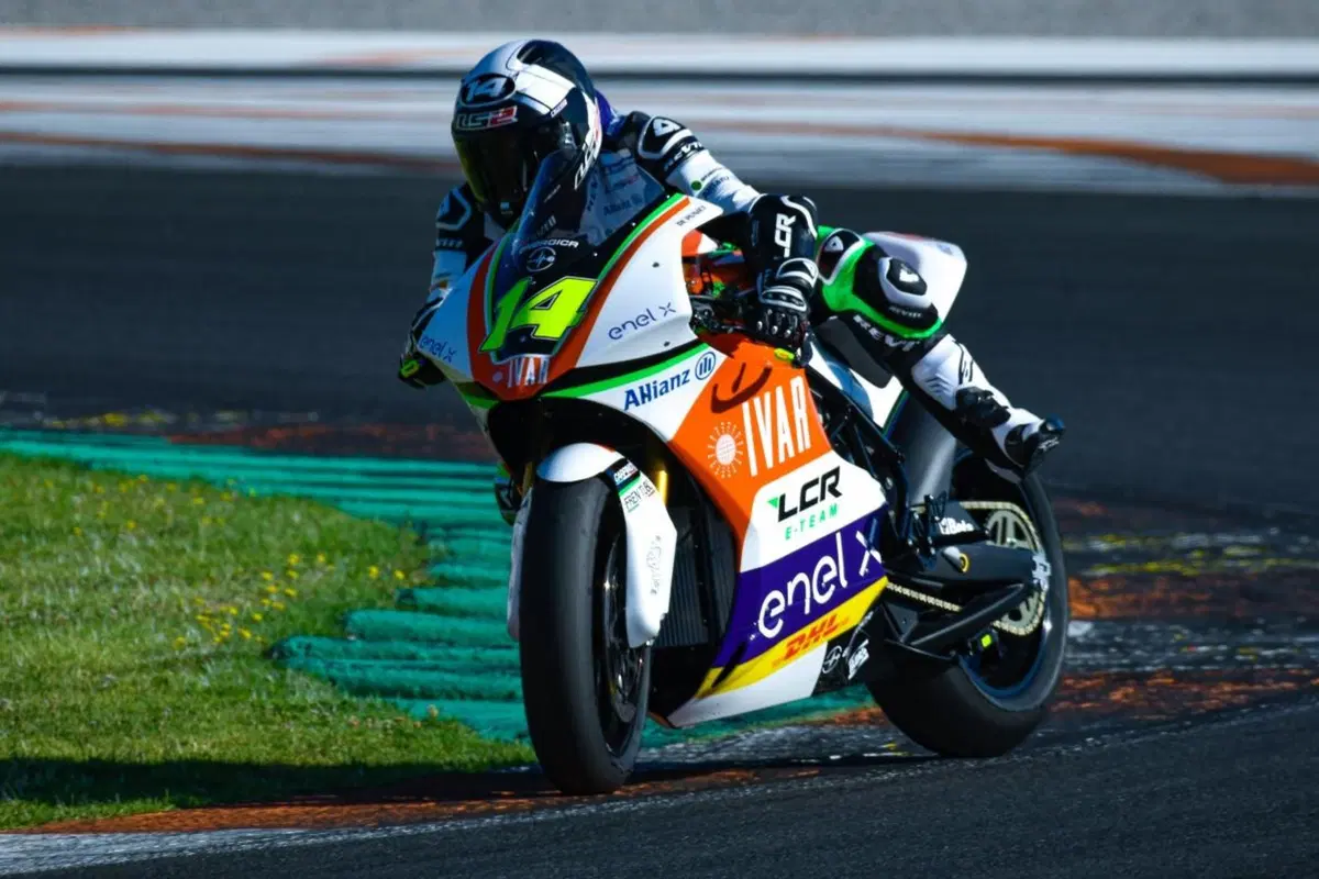 Test MotoE a Valencia. Le moto elettriche si confrontano in pista