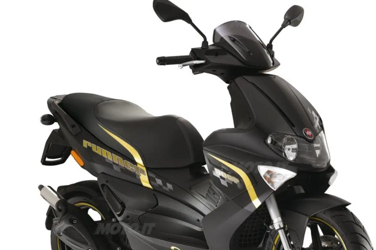 Gilera Runner “Black Soul” 50, 125 e 200 cc (3)