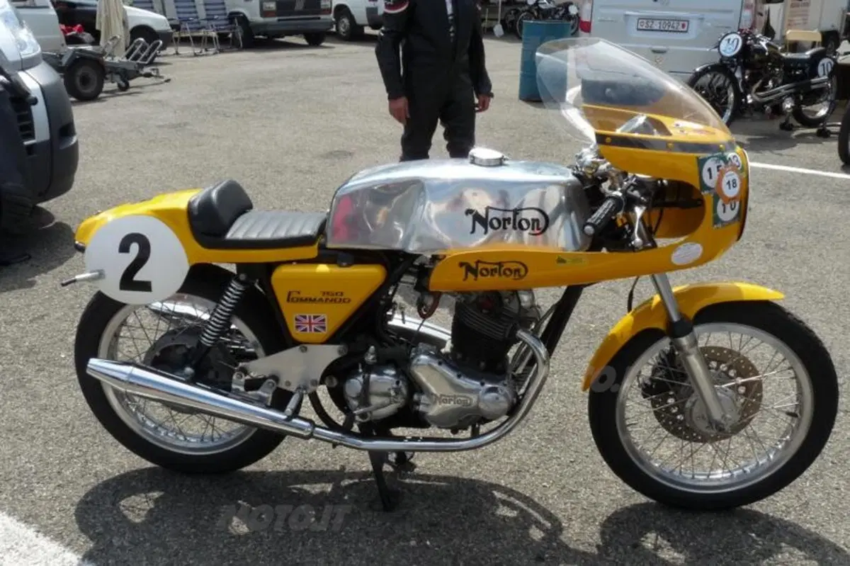 ASI a Varano, grandi campioni e grandi moto (16)