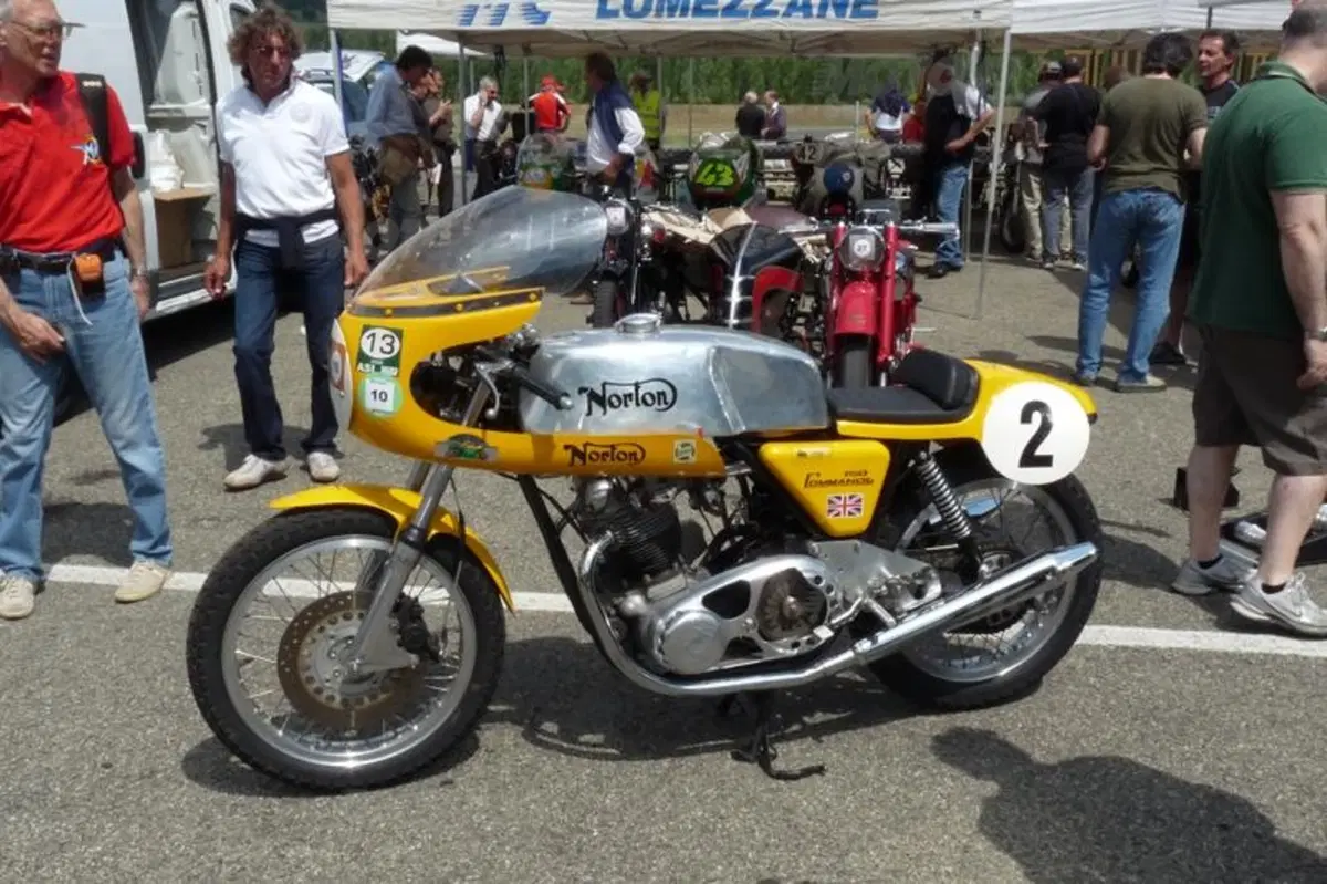 ASI a Varano, grandi campioni e grandi moto (17)