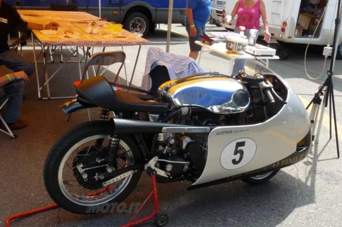 ASI a Varano, grandi campioni e grandi moto (19)