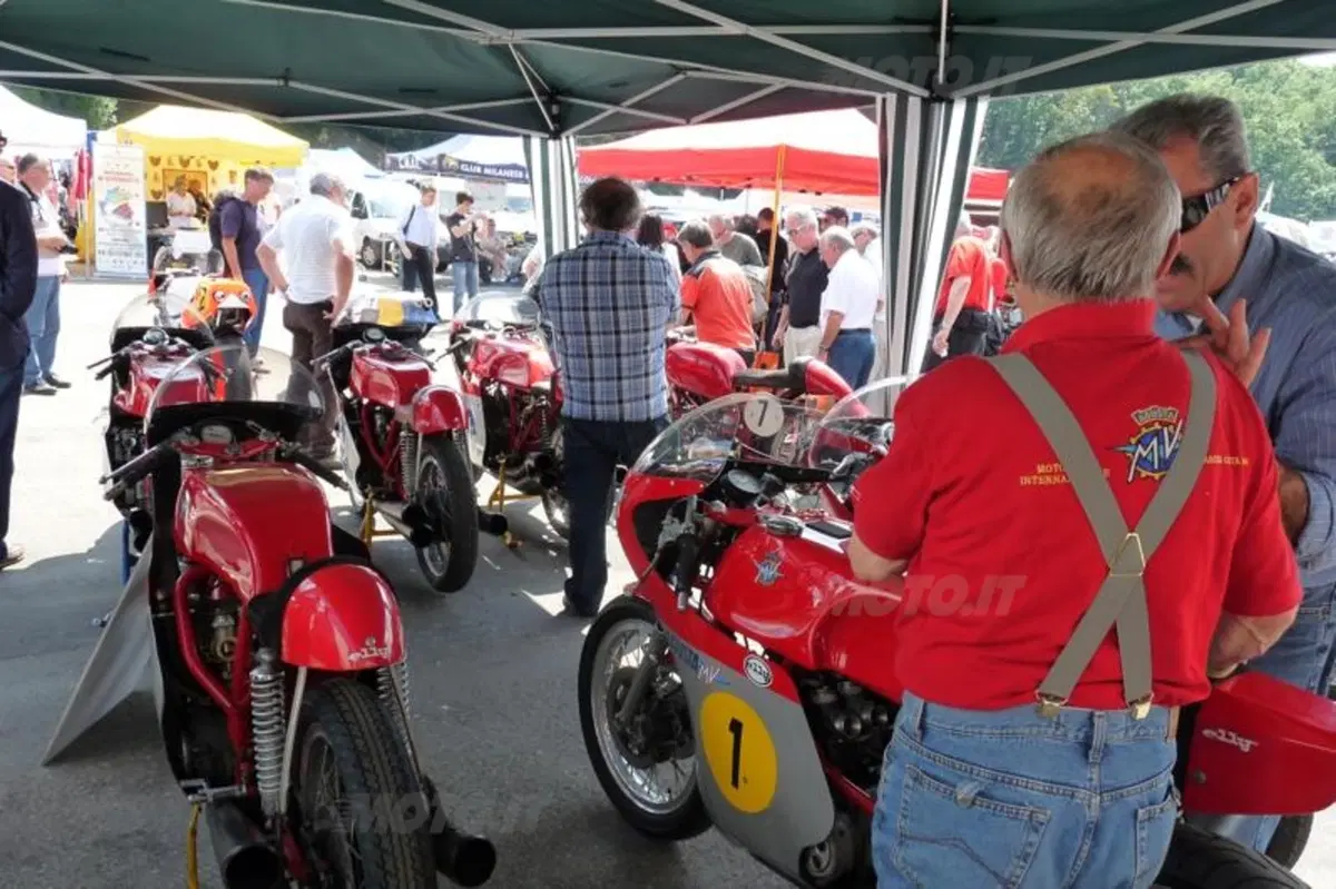 ASI a Varano, grandi campioni e grandi moto (30)