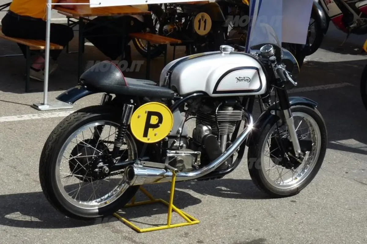 ASI a Varano, grandi campioni e grandi moto (31)