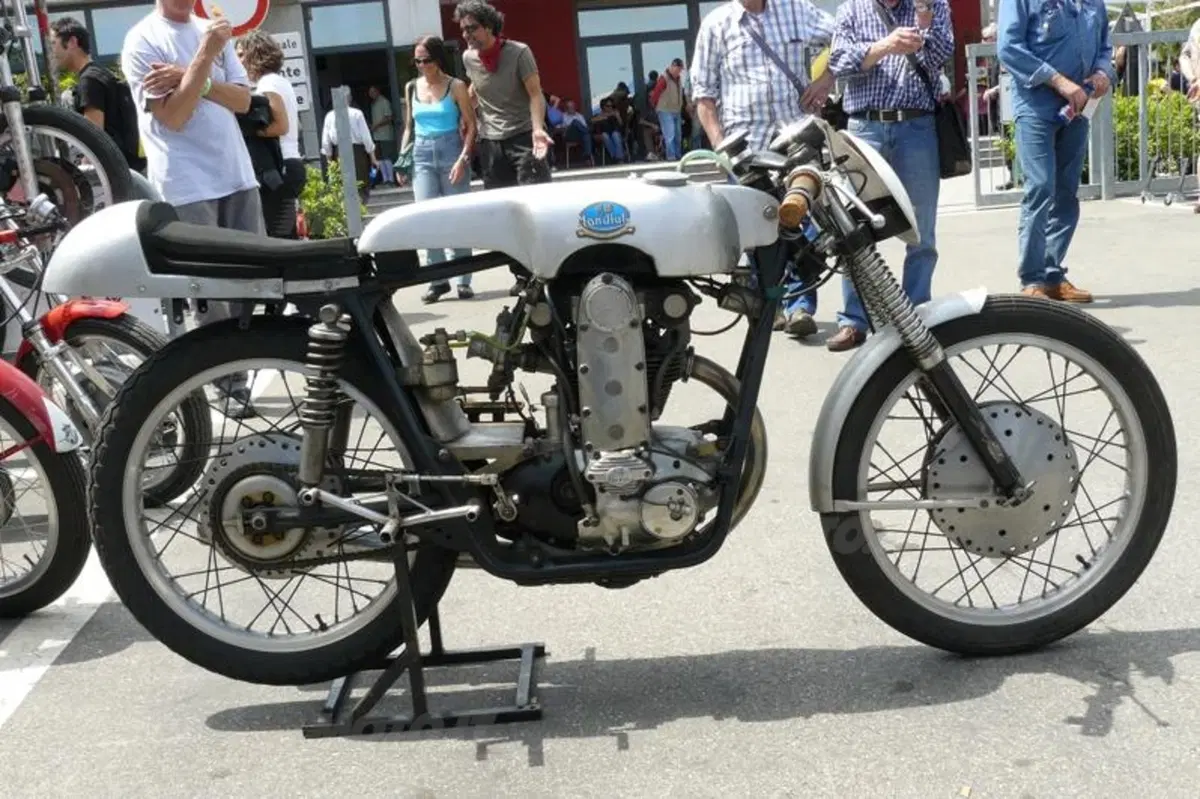 ASI a Varano, grandi campioni e grandi moto (46)