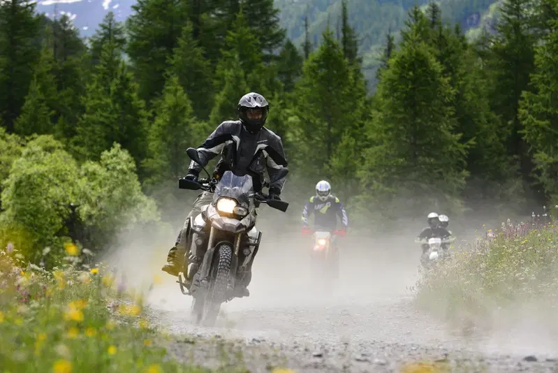 In Moto oltre le nuvole