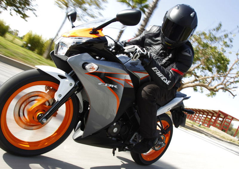 Honda CBR125R &ndash; CBR250R  