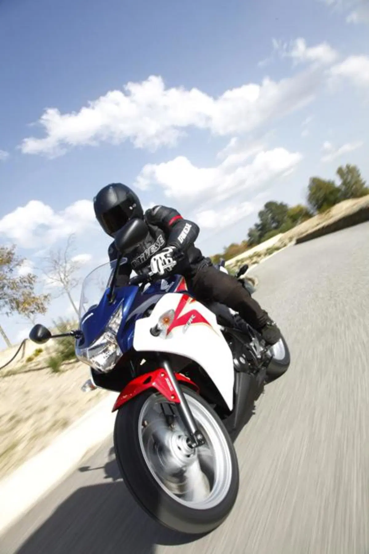 Honda CBR125R – CBR250R   (18)