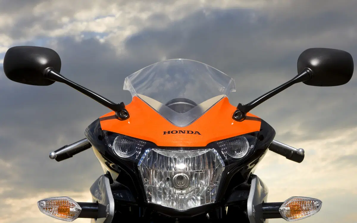 Honda CBR125R – CBR250R   (32)